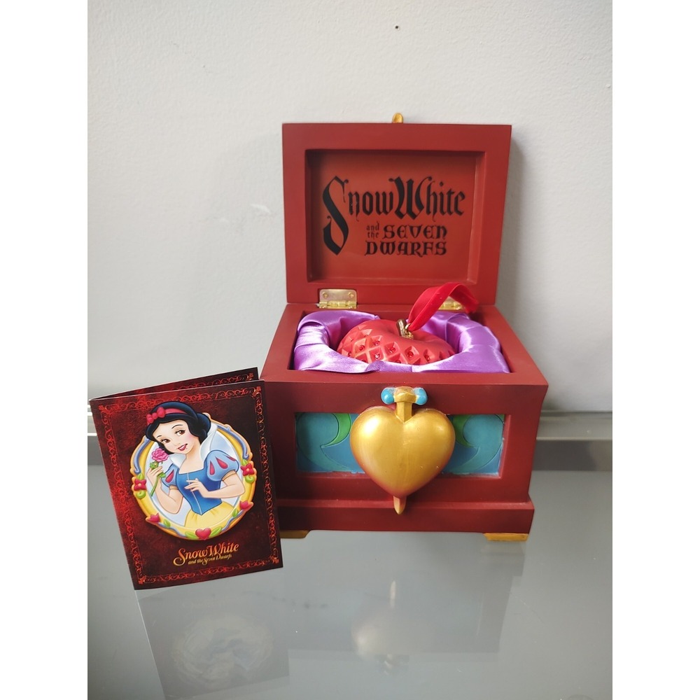 Disney Store Poison‎ Apple Snow White and apple ornament w/ box 2007